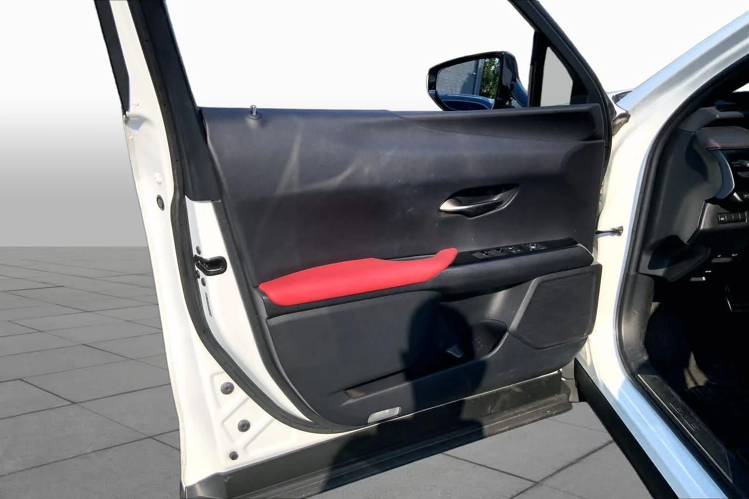 Used 2019 Ultra White Lexus F SPORT image 22