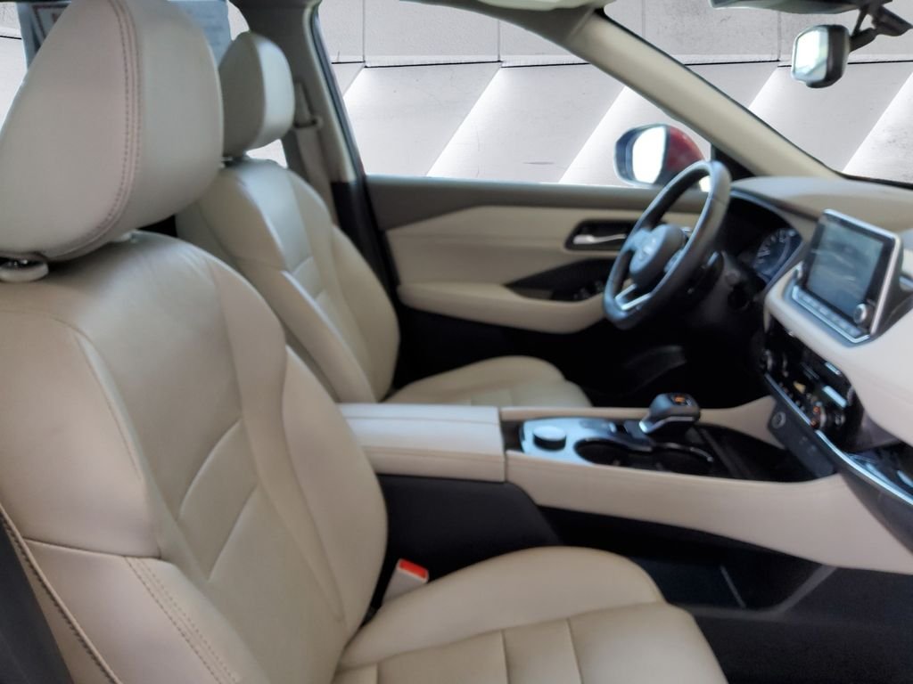 Used 2023 Red Nissan SL image 13