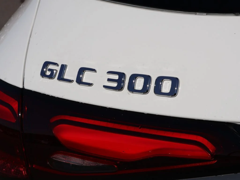 New 2026 Polar White Mercedes-Benz GLC 300 image 8
