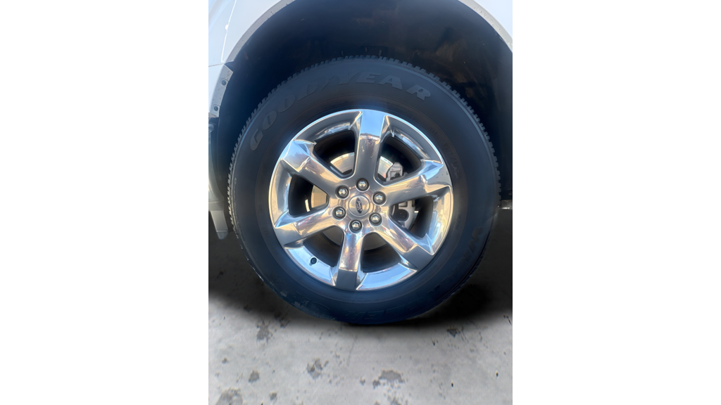 Used 2022 Oxford White Ford Lariat image 20