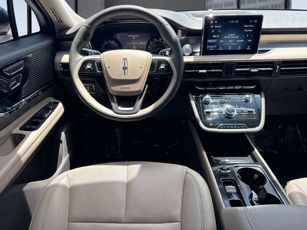 Certified Used 2022 Pearl Metallic Lincoln Standard image 18