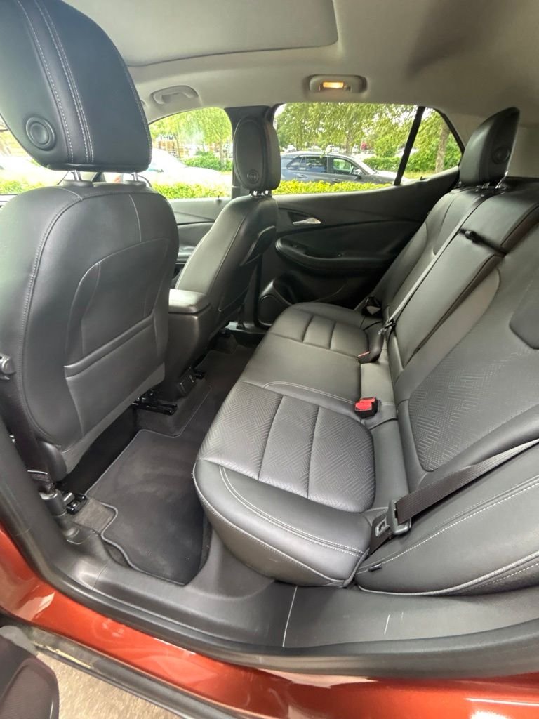 Used 2020 Brown Buick Essence image 17