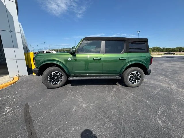 Used 2024 Green Metallic Ford Outer Banks image 12