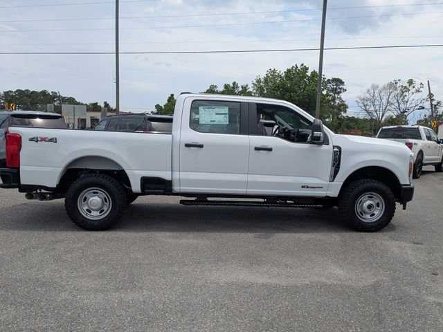 New 2026 Oxford White Ford F-250® XL image 3