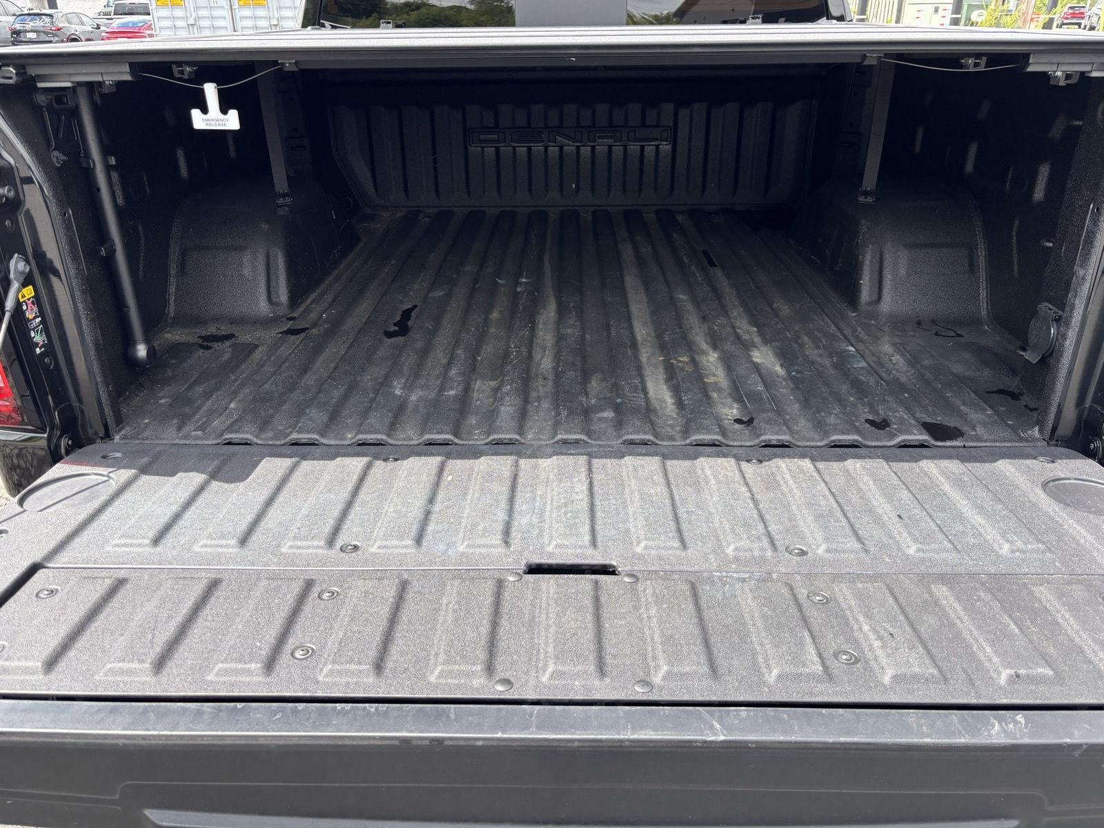 Used 2024 Onyx Black GMC Denali image 41