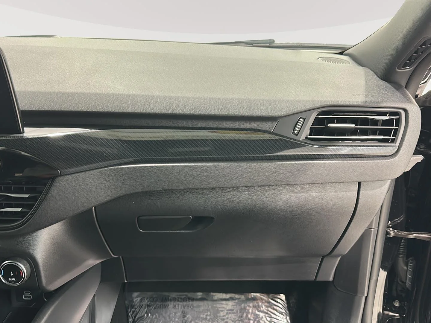 Used 2025 Agate Black Metallic Ford ST-Line image 26