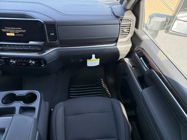 New 2026 Summit White GMC SLE image 14