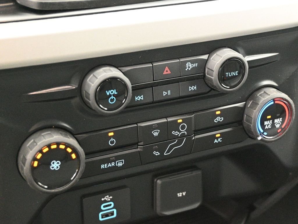 2026 Ford F-350 Super Duty XLT - Photo 16