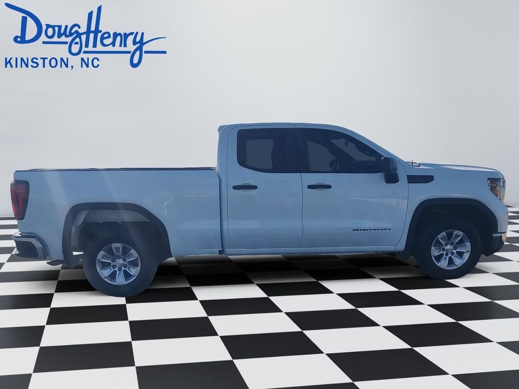 Used 2021 White GMC Base image 6