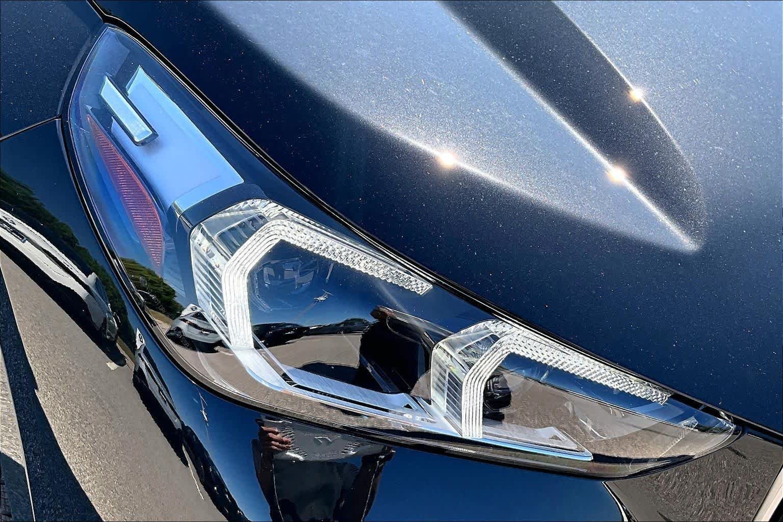 New 2027 Black Sapphire Metallic BMW xDrive28i image 13
