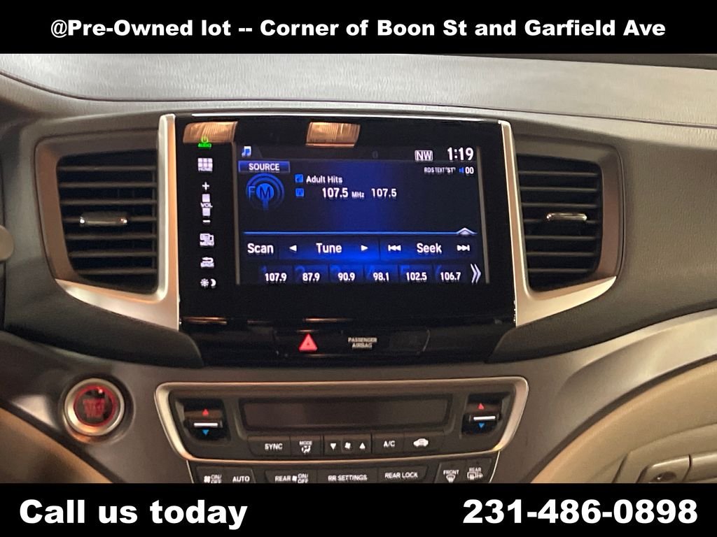Used 2016  Honda EX image 18