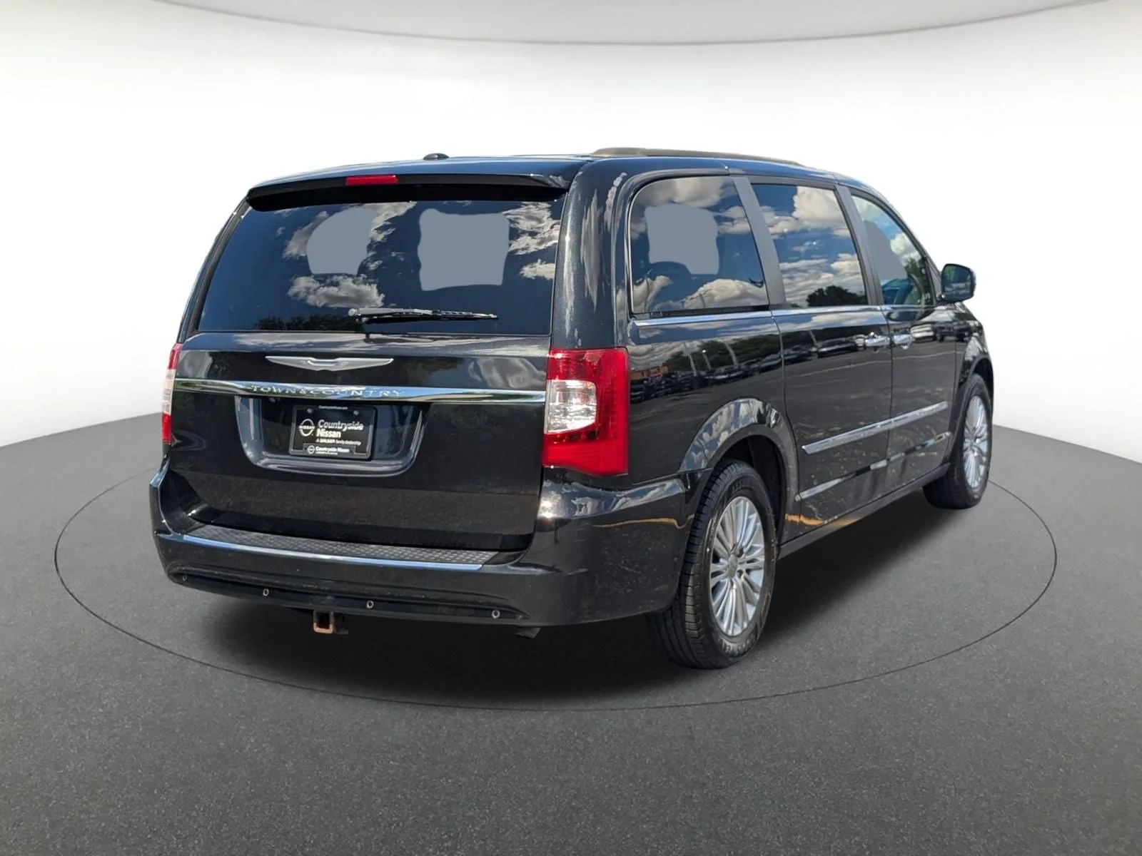 Used 2015 Brilliant Black Crystal Pearlcoat Chrysler Touring-L image 5