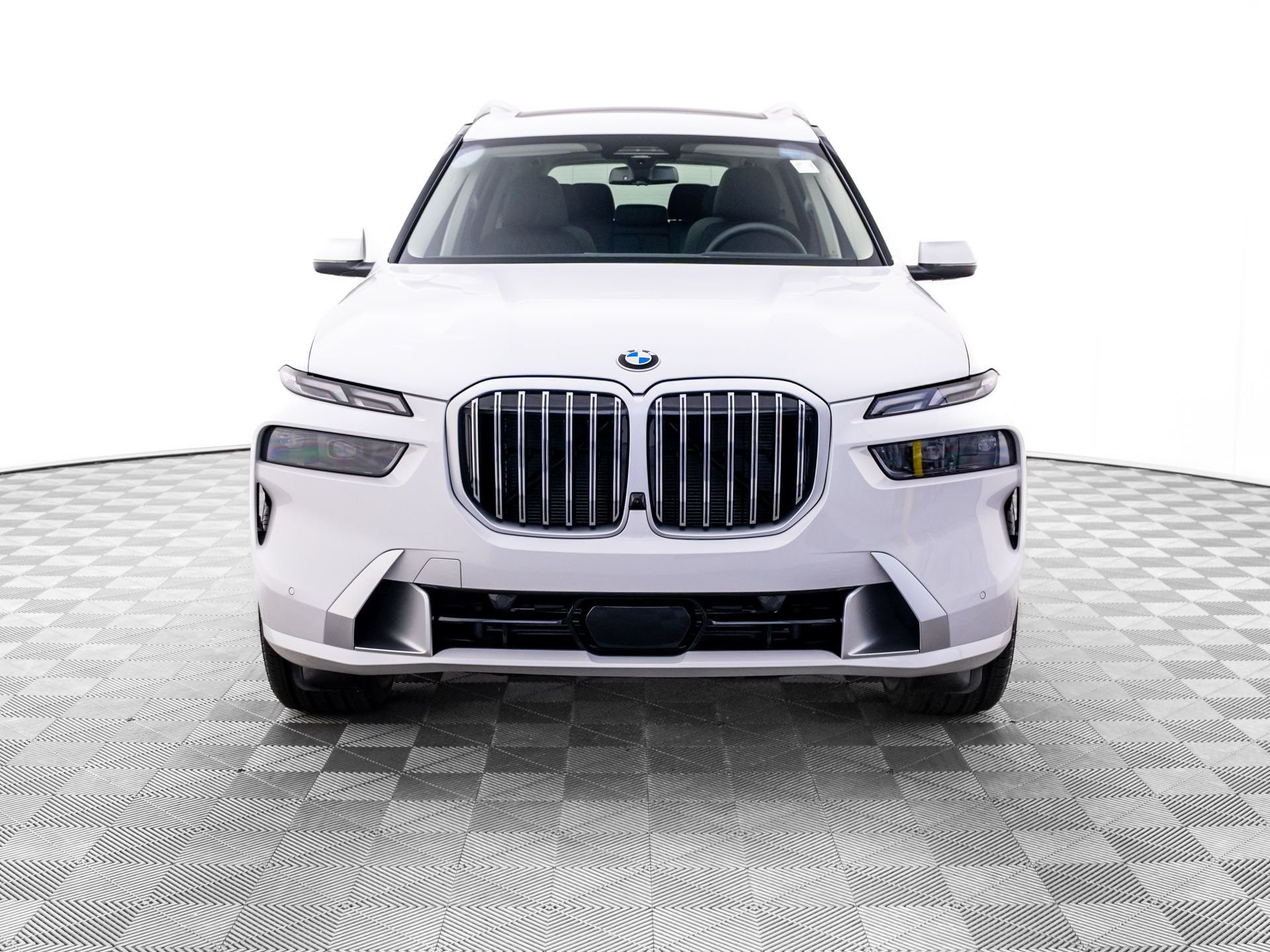 New 2026 Mineral White Metallic BMW xDrive40i image 10