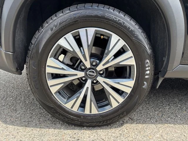 Used 2023 Super Black Nissan SV image 28