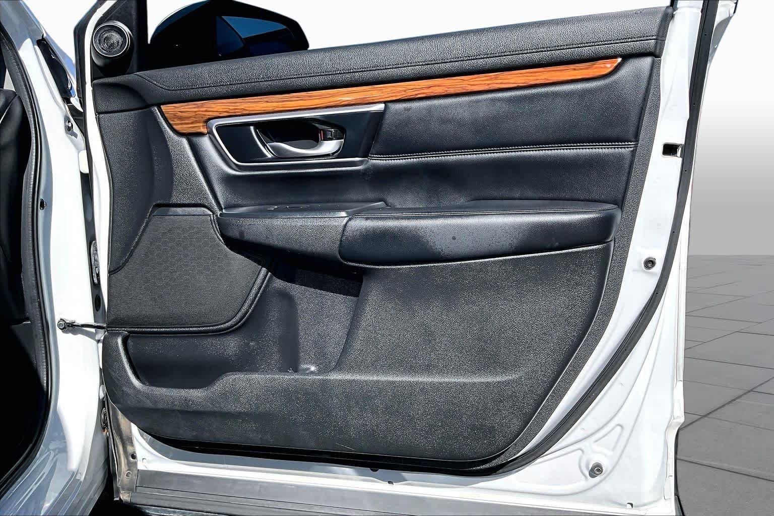 Used 2021 Platinum White Pearl Honda Touring image 23