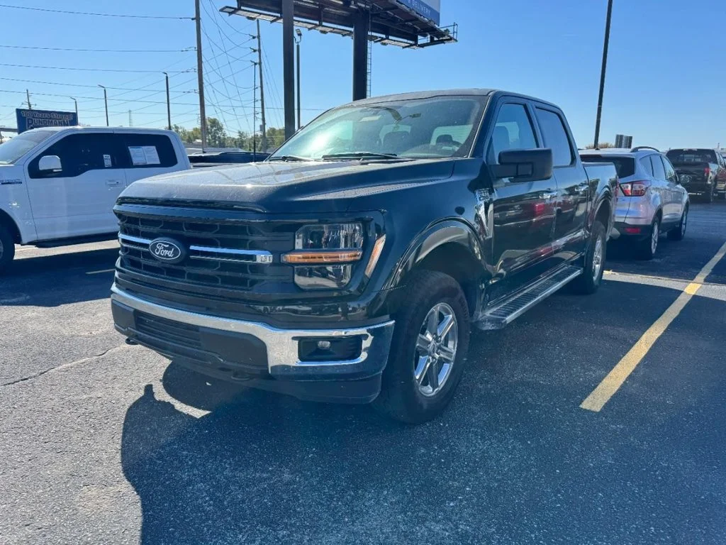Used 2025 Agate Black Metallic Ford XLT image 7