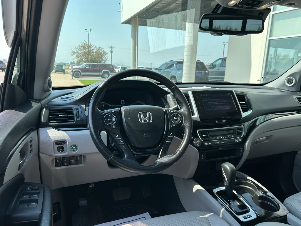 Used 2019 Modern Steel Metallic Honda RTL-E image 9