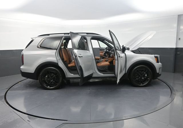 Used 2025 Gray Kia EX X-Line image 38