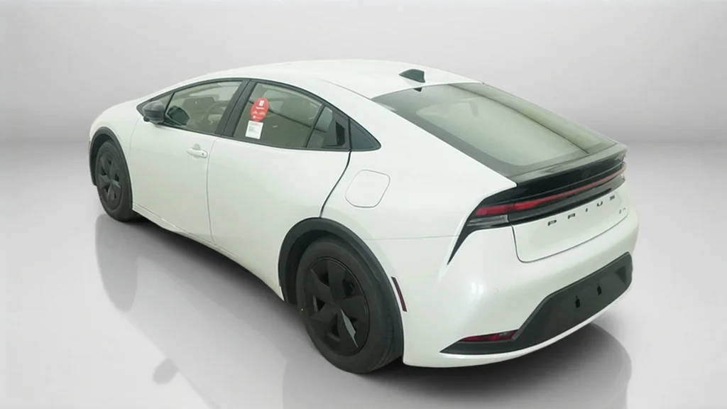 New 2027 Wind Chill Pearl Toyota LE image 14