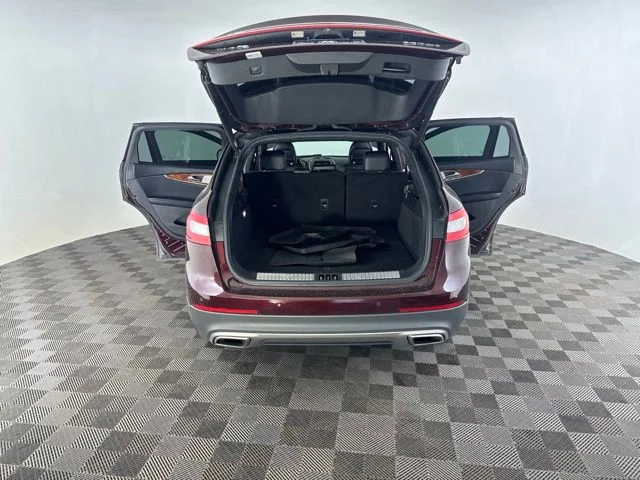 Used 2018 Red Lincoln Reserve image 18