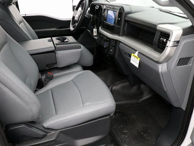 New 2025 Oxford White Ford F-450® XL image 28