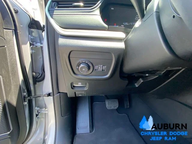 Used 2026 Silver Jeep Limited image 35