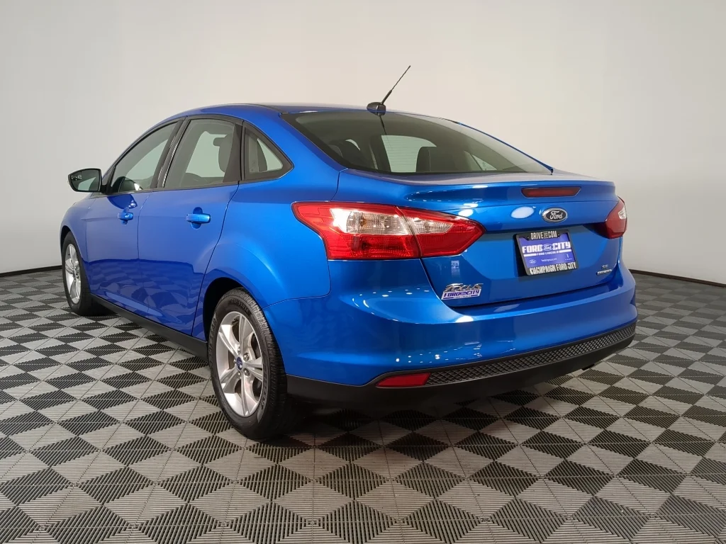 Used 2014 blue Ford SE image 6