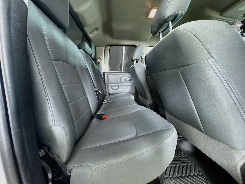 Used 2018 Bright White Clearcoat Ram SLT image 31