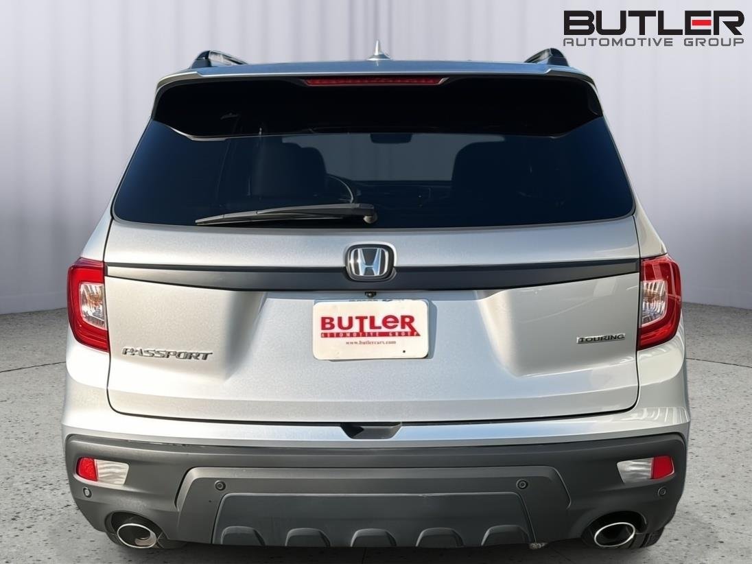 Used 2021 Lunar Silver Metallic Honda Touring image 5