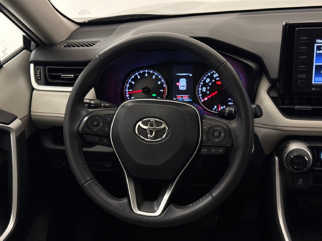 Used 2020 Silver Sky Metallic Toyota XLE Premium image 15