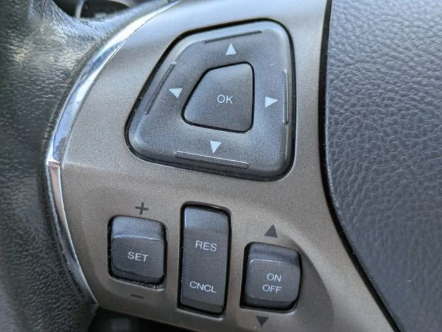 Used 2014 Gray Lincoln Base image 26
