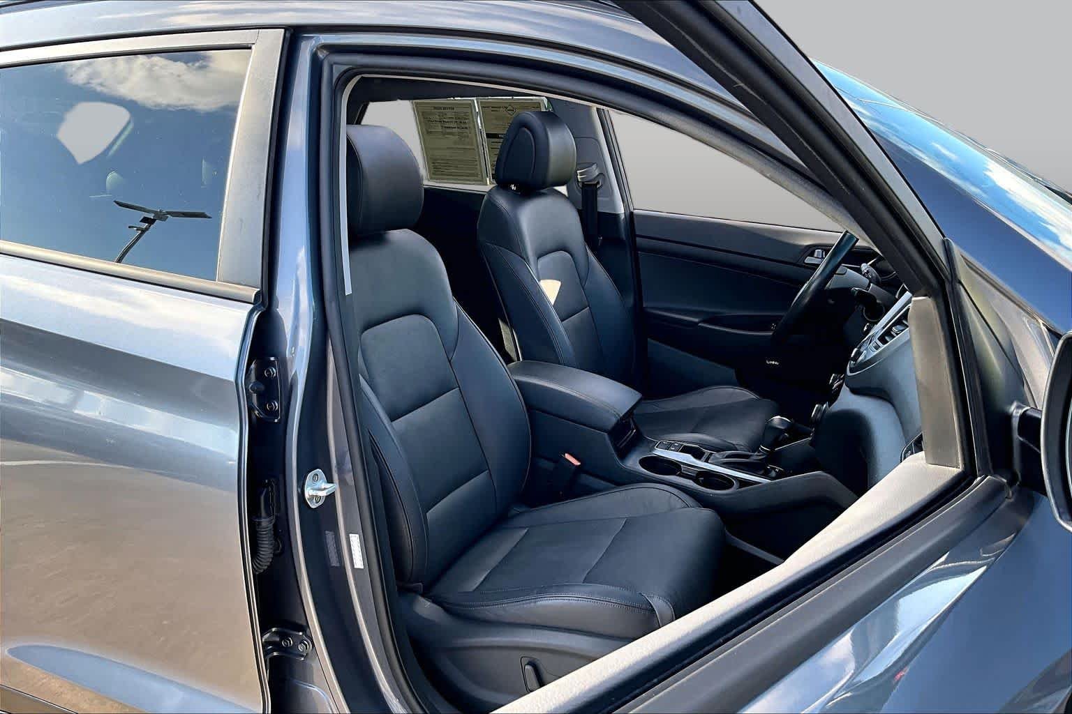 Used 2017 Coliseum Gray Hyundai Limited image 9