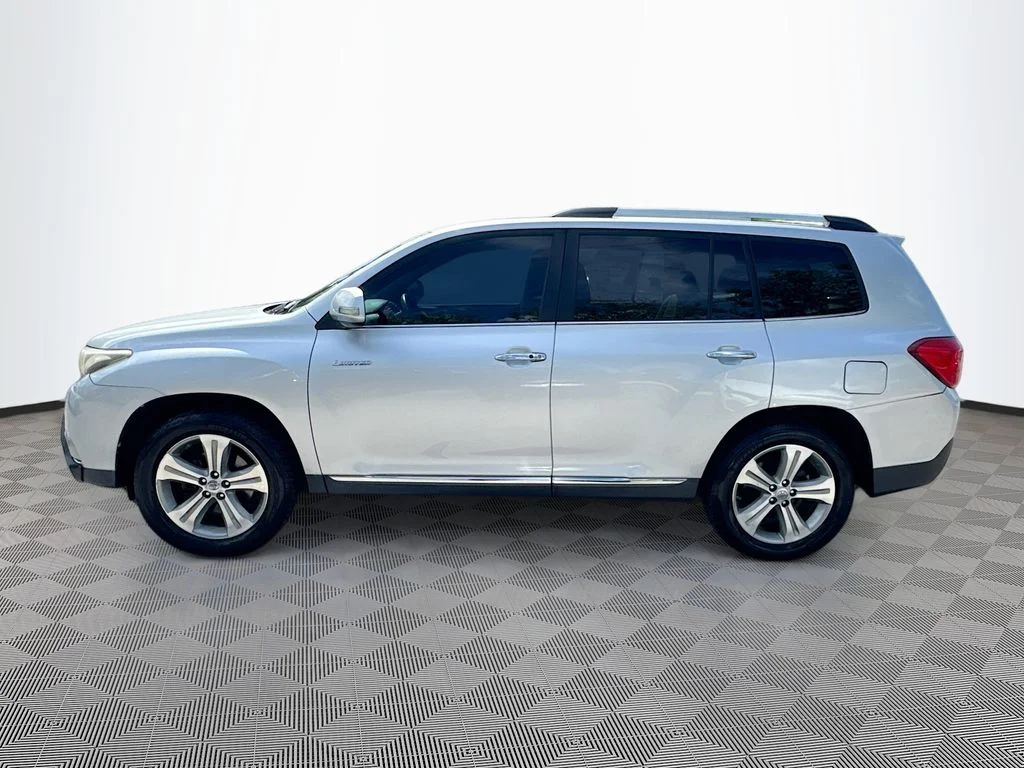 Used 2012 Silver Toyota Limited image 9