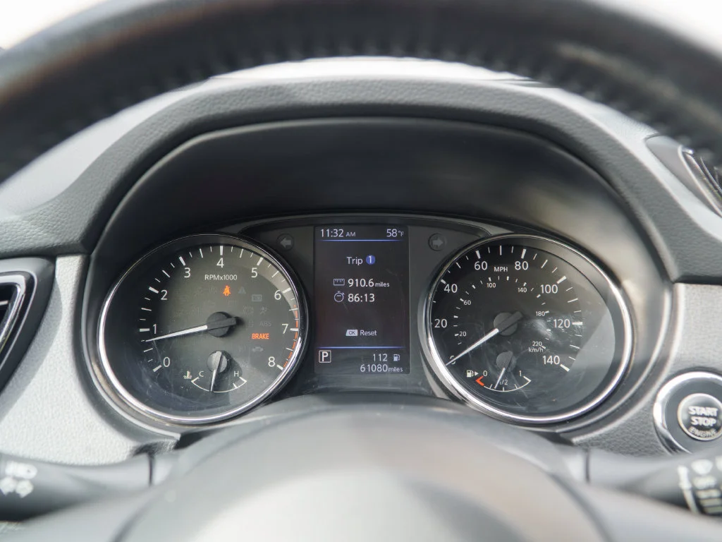 Used 2020 Brilliant Silver Metallic Nissan SV image 24
