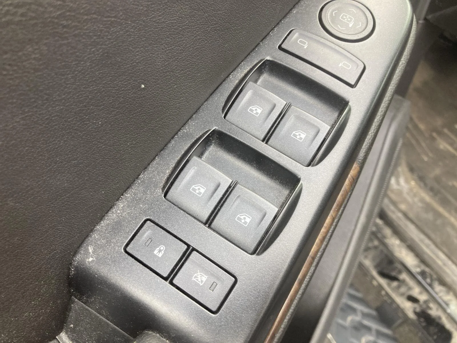 Used 2020 Black Chevrolet LS image 12