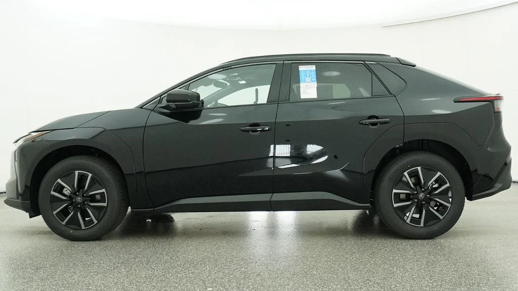 New 2026 Midnight Black Metallic Toyota XLE image 45