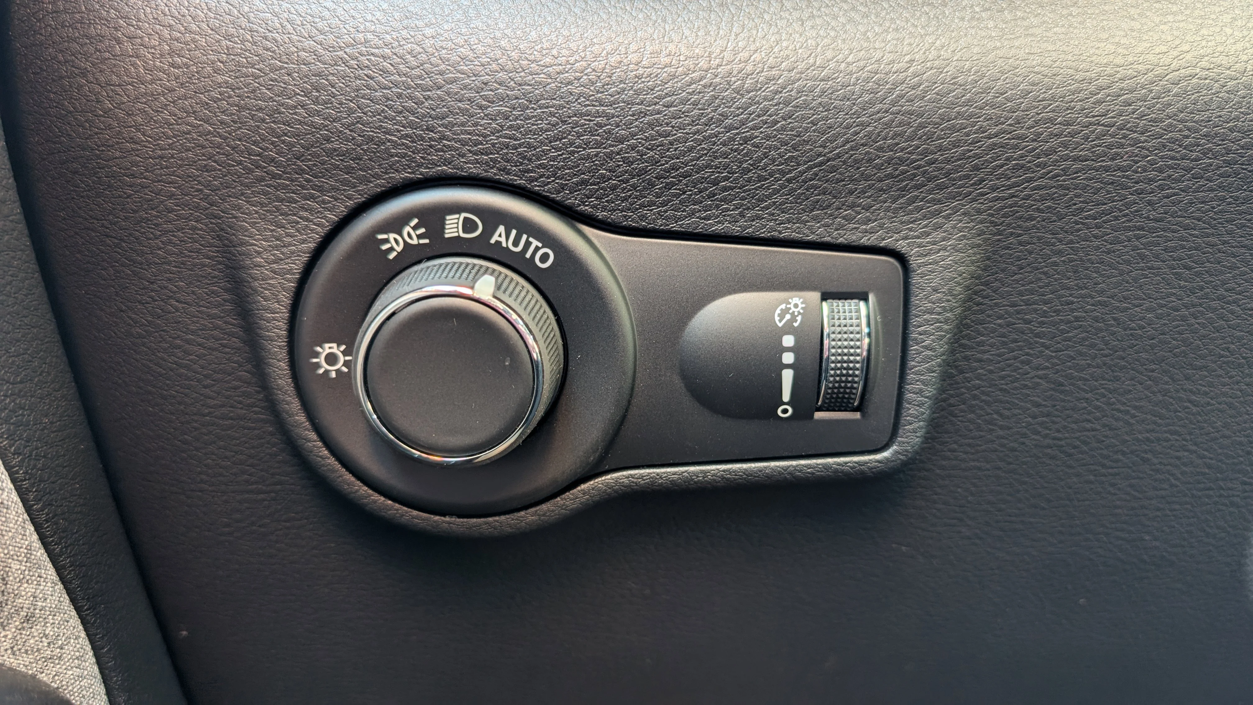 New 2026 Silver Zynith Metallic Jeep Sport image 24