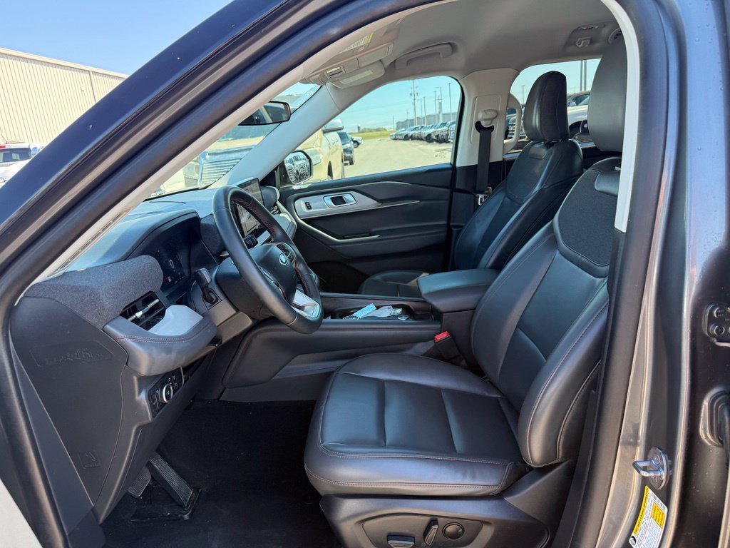 Used 2025 Gray Ford Active image 5