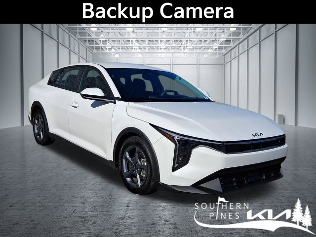 Used 2025 White Kia LXS image 1