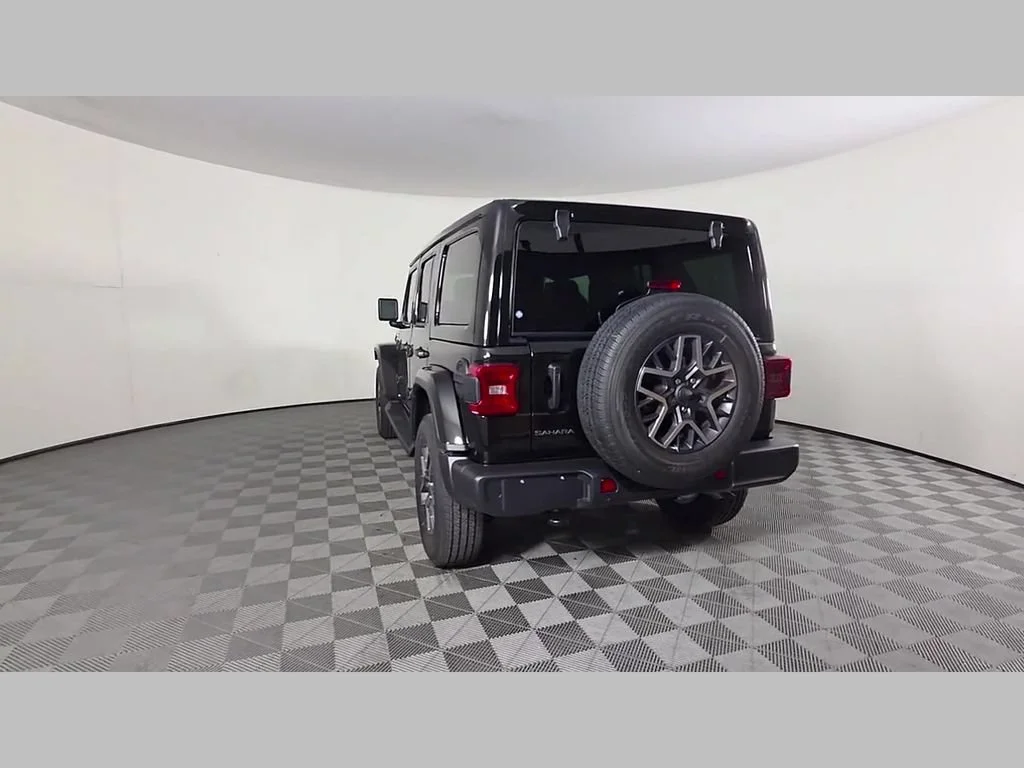 New 2026 Black Clear-Coat Exterior Paint Jeep Sahara image 30