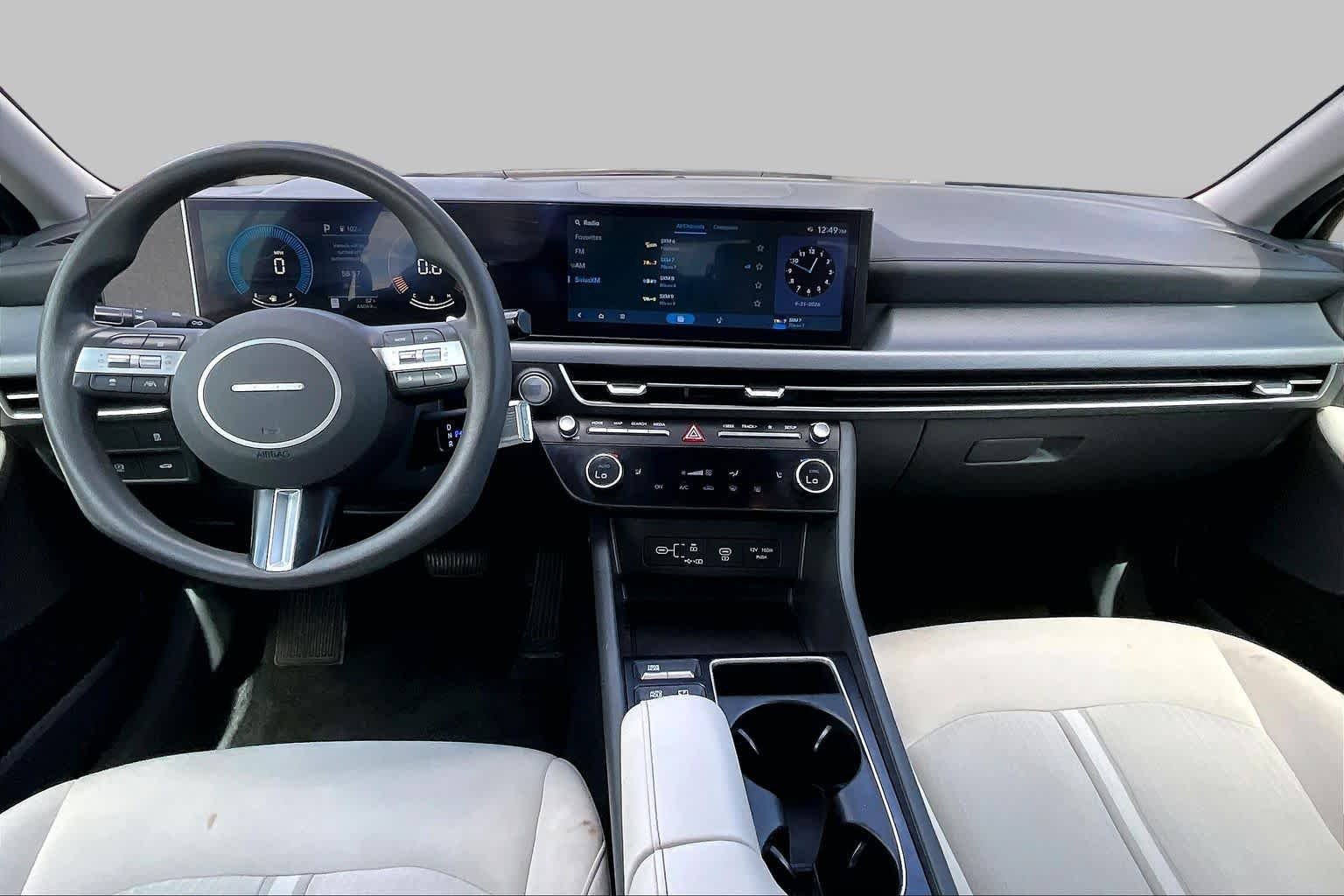 Used 2025 Aero Silver Hyundai SEL image 15