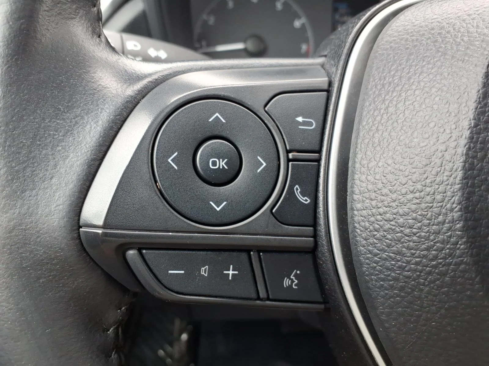 Used 2024 Sonic Silver Toyota LE image 23