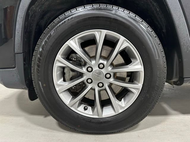 2019 Jeep Cherokee Latitude Plus - Photo 25