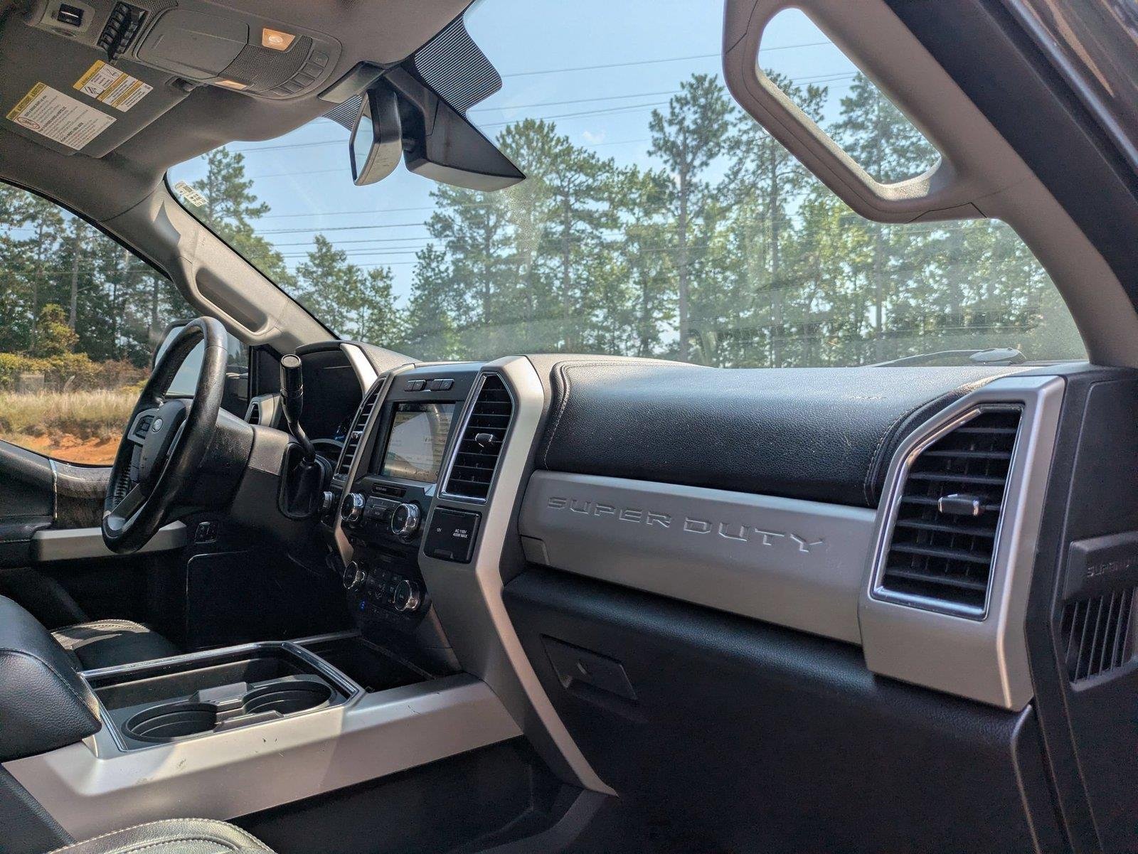 Used 2018 Magnetic Metallic Ford LARIAT image 35