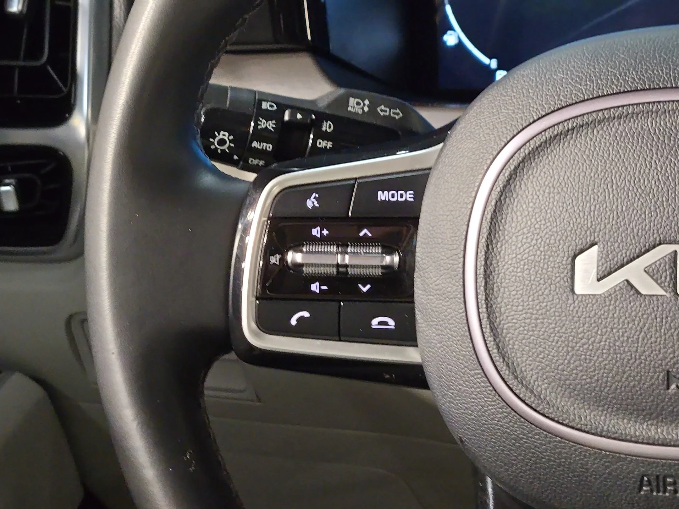 Used 2023 Gravity Grey Kia SX image 28