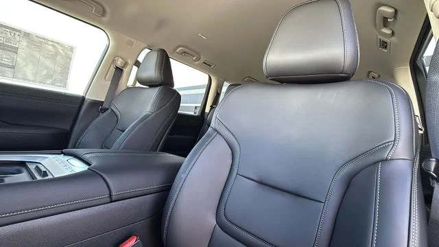 2026 Nissan Armada SV - Photo 11