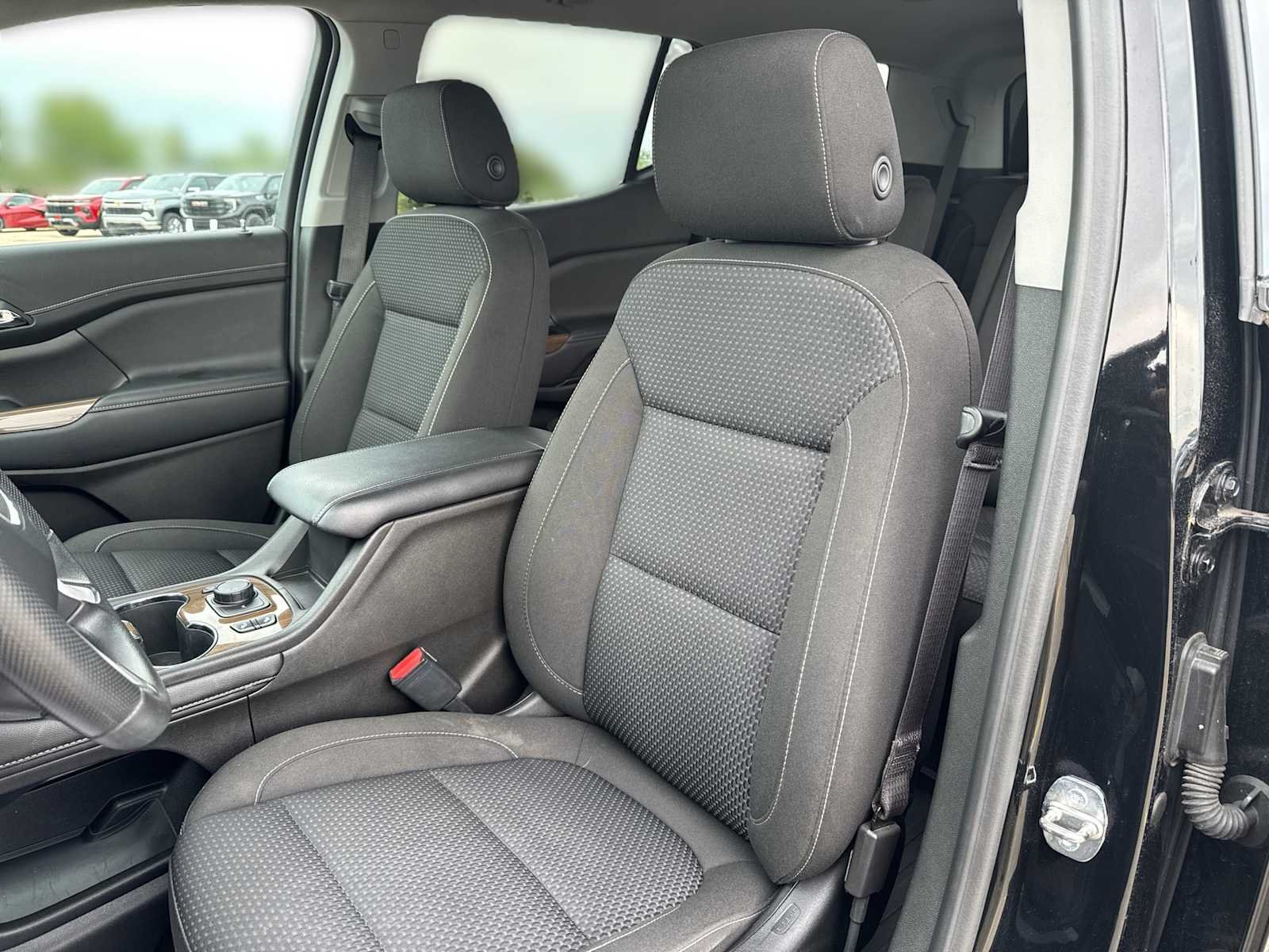 2023 GMC Acadia SLE - Photo 18