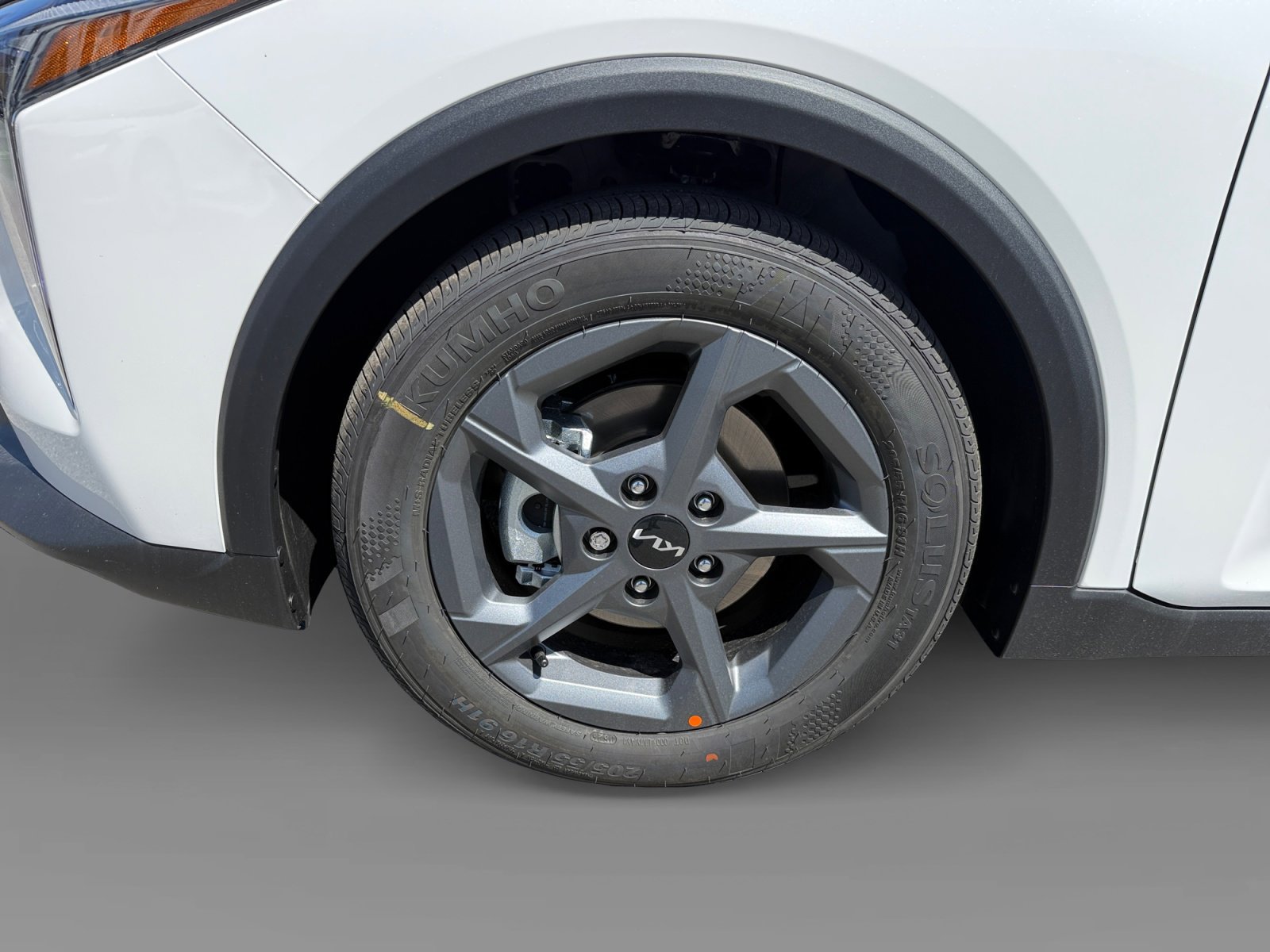 New 2026 Snow White Pearl Kia LXS image 9