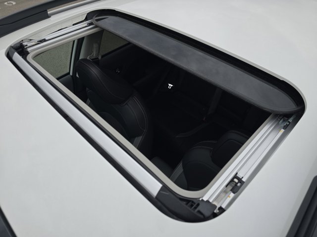 New 2026 CRYSTAL WHITE PEARL Subaru Limited image 9