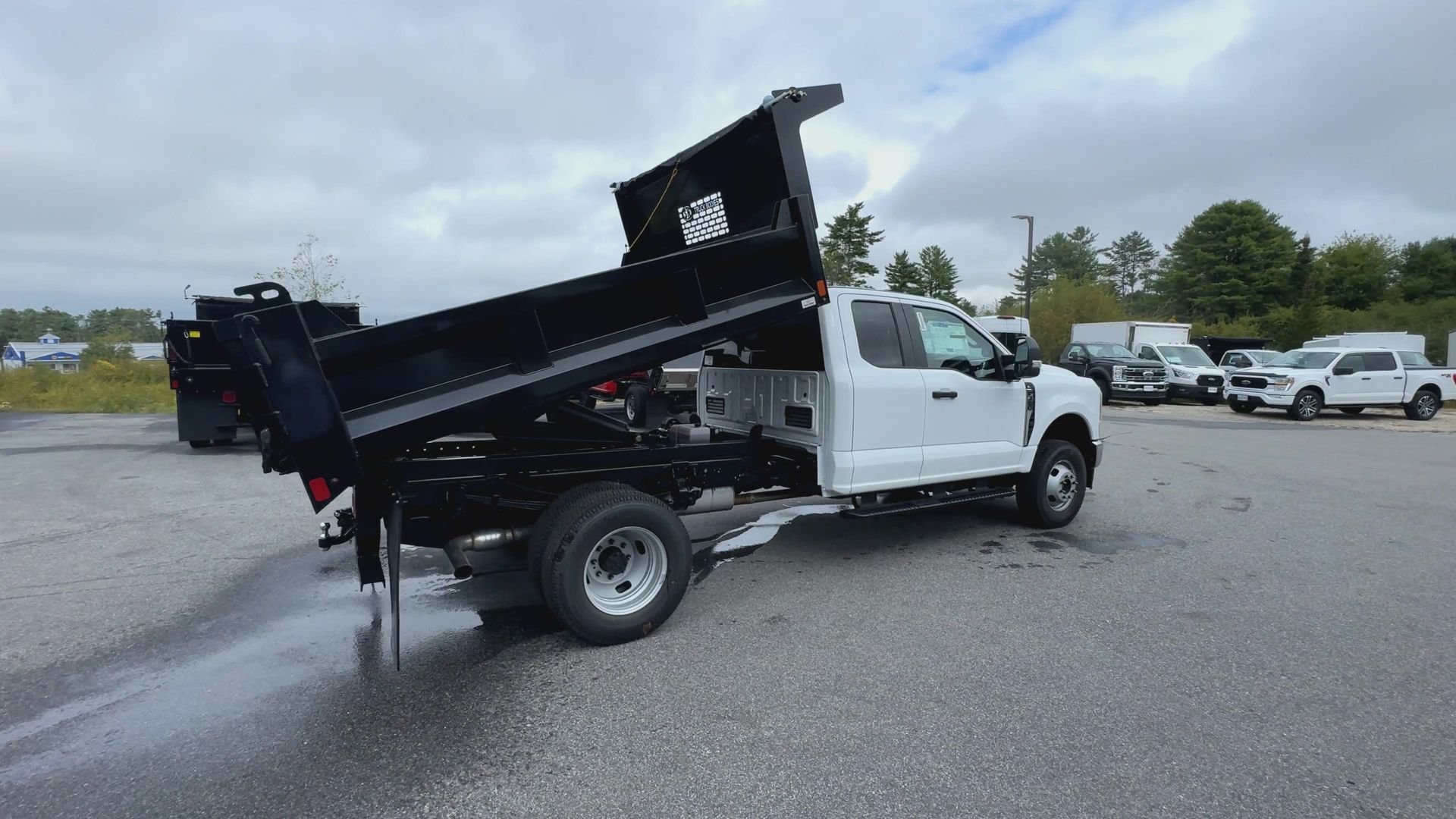 New 2026 Oxford White Ford F-350® XL image 21